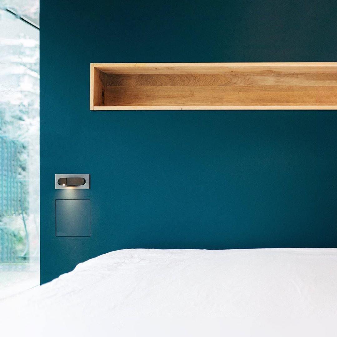 Sleek LED Wall-Mounted Reading Light