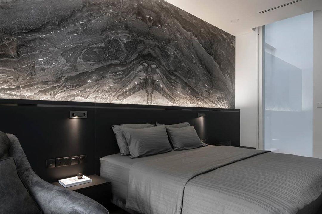 Sleek LED Wall-Mounted Reading Light