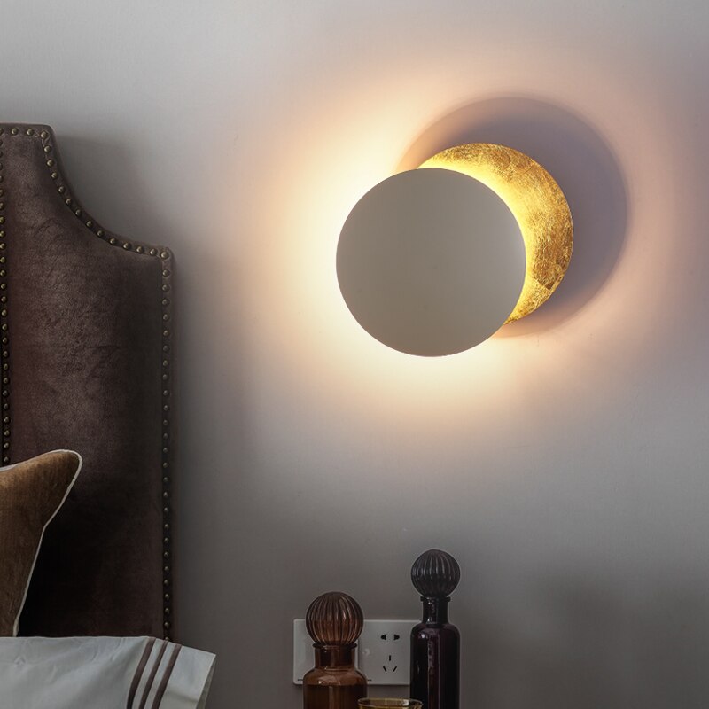 Solar Eclipse Wall Lamp with Adjustable Light Reflection and Warm LED Glow