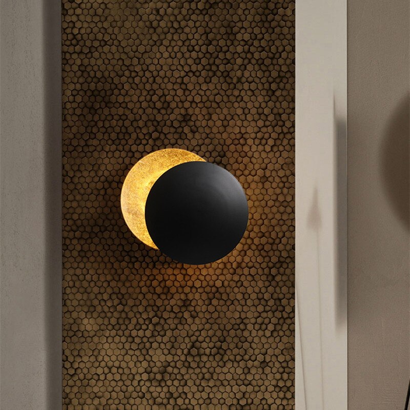 Solar Eclipse Wall Lamp with Adjustable Light Reflection and Warm LED Glow