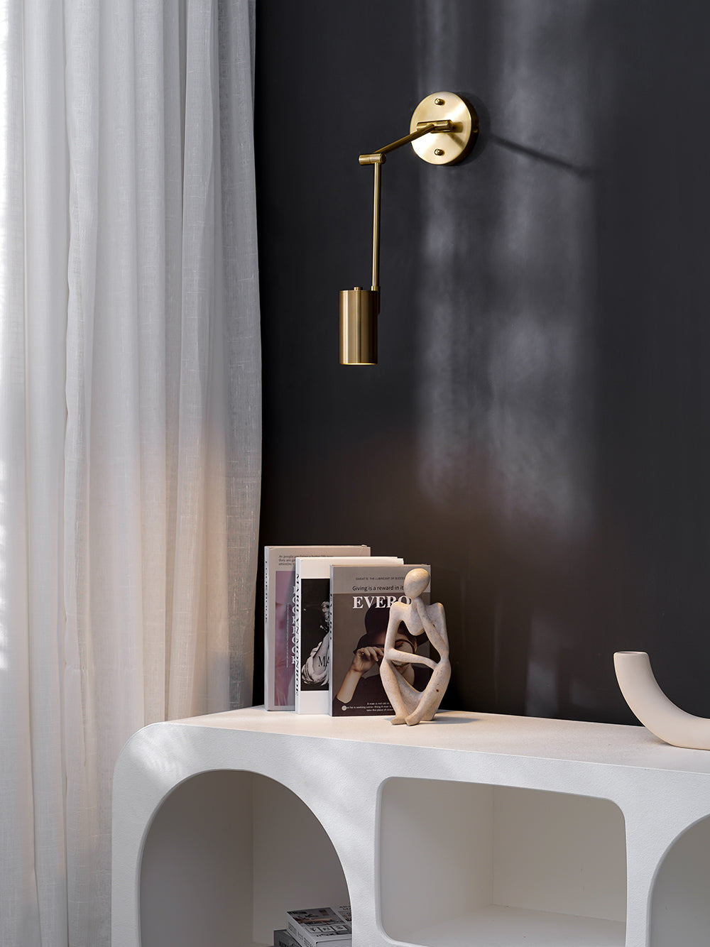 Modern Wall Light with Adjustable Arm