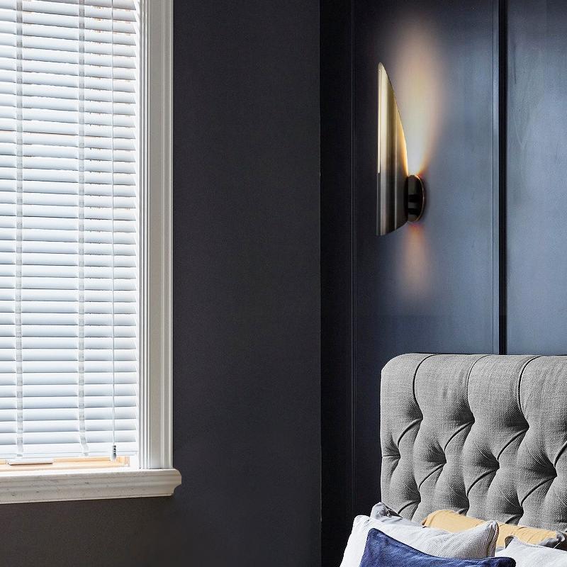 Modern Single-Bulb Luxe LED Wall Light