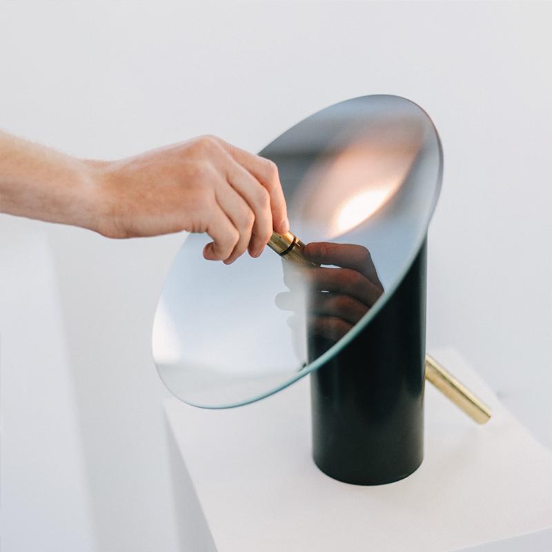 Single Glow Glass Table Lamp with Minimalist Silhouette