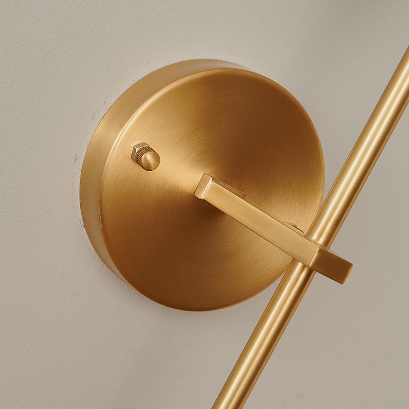 Elegant Crystal-Cut Needle Wall Light