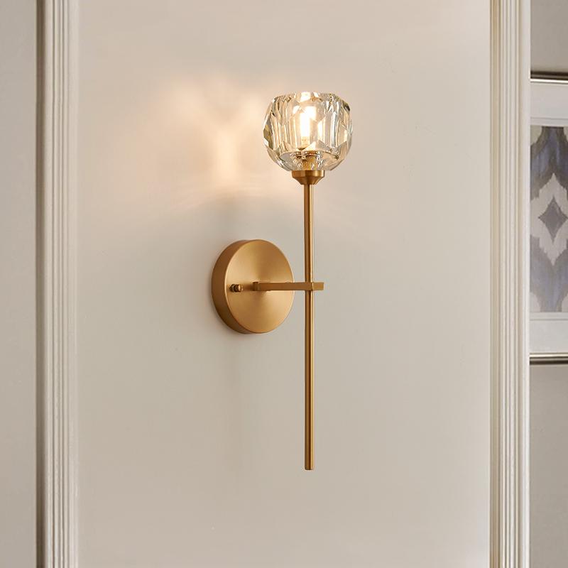Elegant Crystal-Cut Needle Wall Light