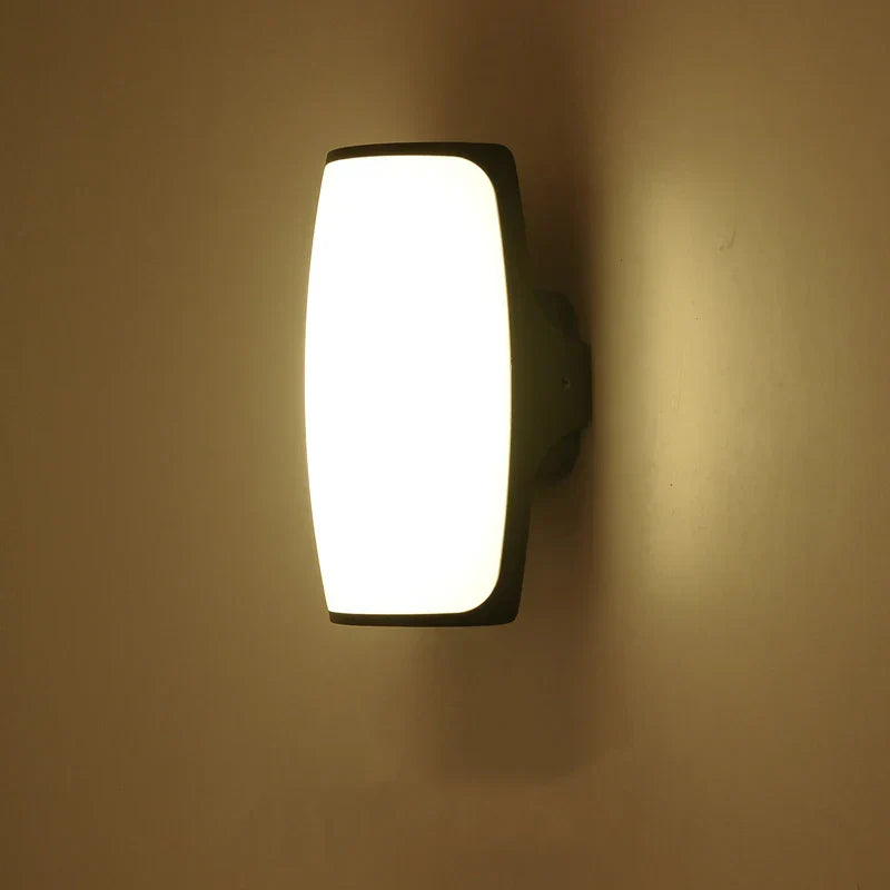 Waterproof LED Wall Light for Outdoors – Energy-Efficient Lighting for Garden and Terrace