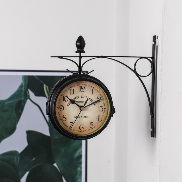 Double-Sided Wall Clock in Vintage Design, Classic Clock for Living Room and Hallway