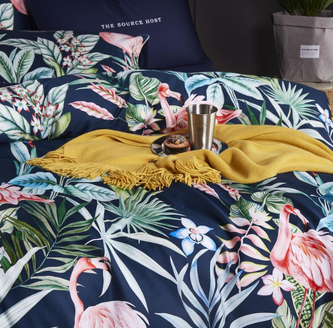 Luxurious Duvet Cover Made from Egyptian Cotton – Breathable and Soft for Restful Sleep with Elegant Flamingo Designs