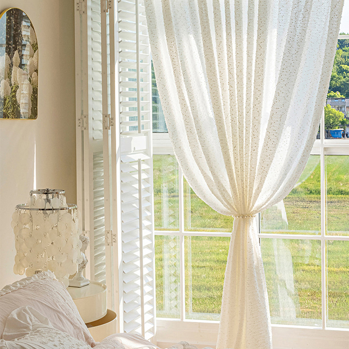 Elegant and Soft Curtains – Luxurious Window Decoration for a Stylish Ambiance