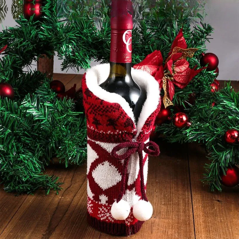 Christmas Bottle Cover with Fur Collar – Festive Cover for Wine Bottles, Gnome Decoration for Christmas, Perfect as Gift Wrapping