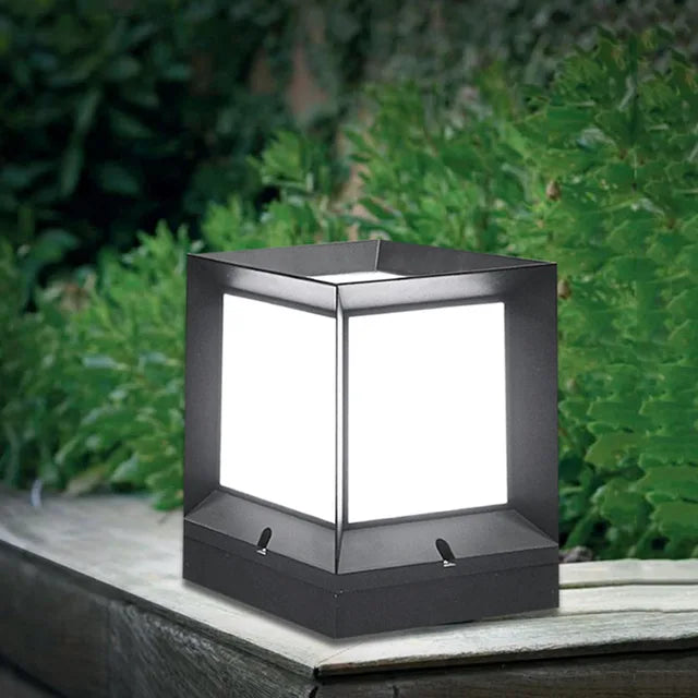 LED Column Light Cube Design – Outdoor Lighting, Weatherproof and Energy-Saving for Garden and Terrace