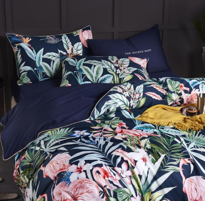 Luxurious Duvet Cover Made from Egyptian Cotton – Breathable and Soft for Restful Sleep with Elegant Flamingo Designs