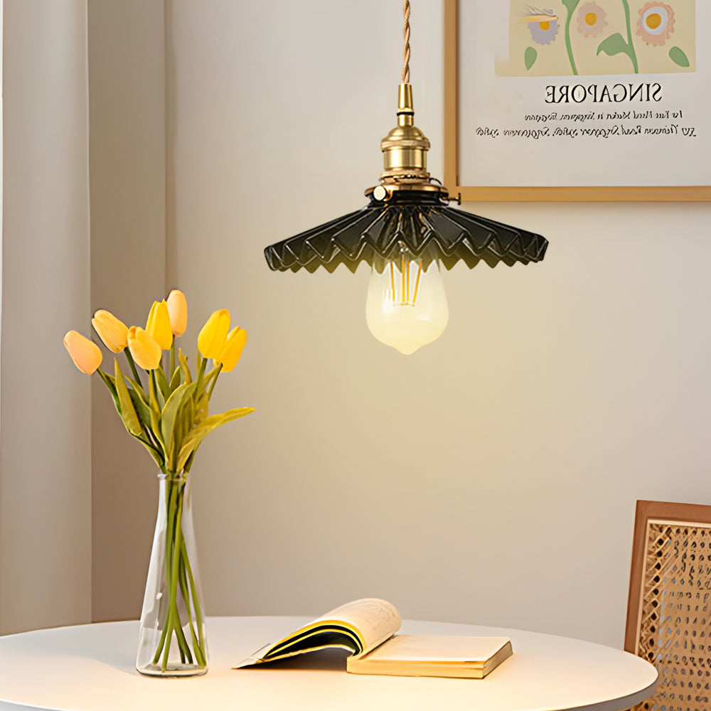 Vintage Ceramic Pendant Lamp with Pleated Design – Brass LED Pendant Light for Dining Room and Living Room