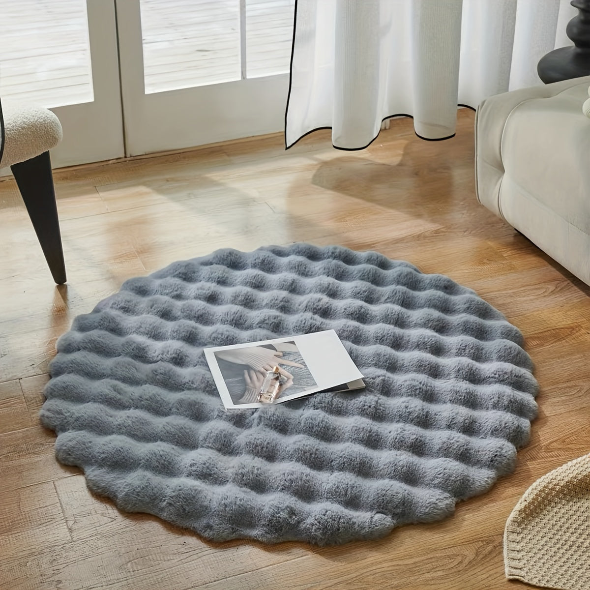 Round Fluffy Rug for Stylish Spaces – Soft Rug for Living Room & Bedroom