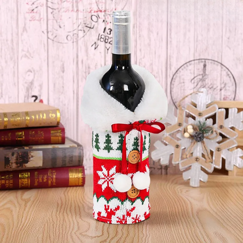 Christmas Bottle Cover with Fur Collar – Festive Cover for Wine Bottles, Gnome Decoration for Christmas, Perfect as Gift Wrapping