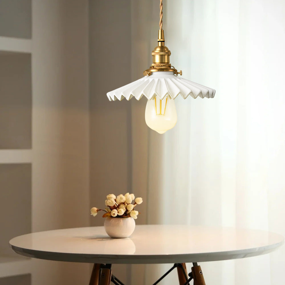 Vintage Ceramic Pendant Lamp with Pleated Design – Brass LED Pendant Light for Dining Room and Living Room