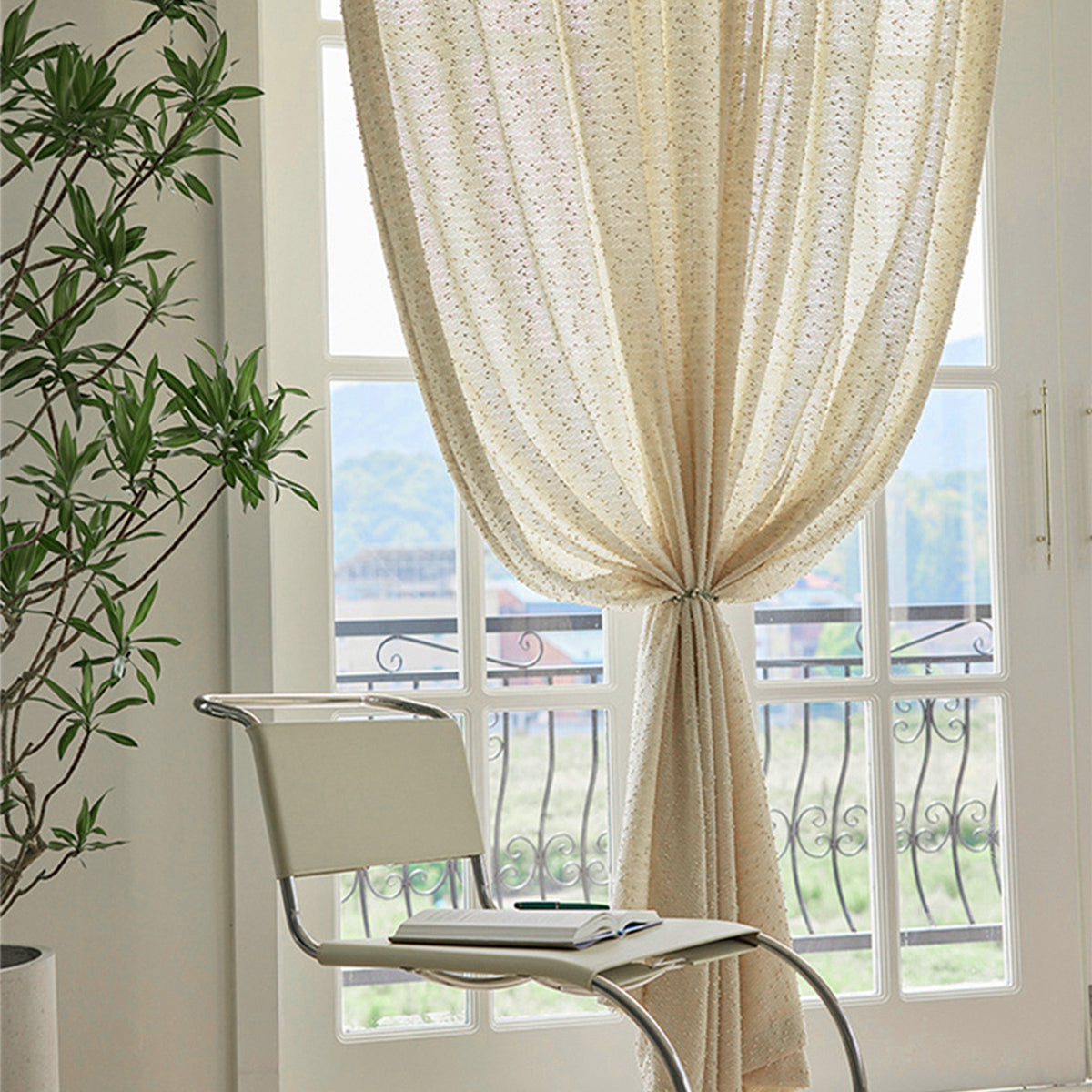 Elegant and Soft Curtains – Luxurious Window Decoration for a Stylish Ambiance