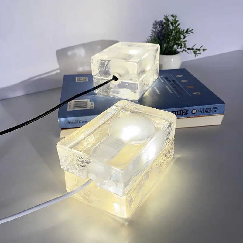 Transparent Table Lamp in Modern Design – Glass Lamp for Stylish Room Lighting