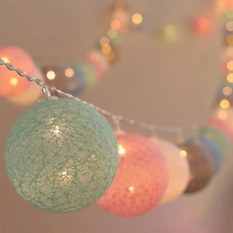 LED Cotton String Lights with Decorative Balls – Atmospheric Lighting for Indoor Spaces