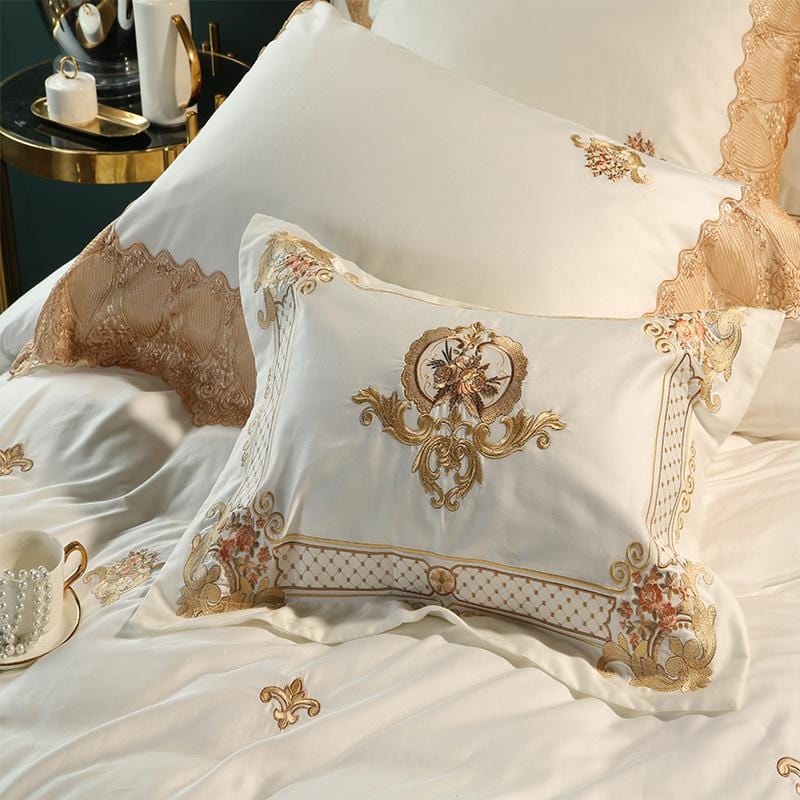 Exquisite Bedding Set with Elegant Lace – Luxurious Bedding for Royal Comfort