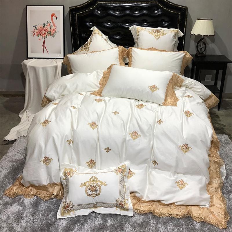 Exquisite Bedding Set with Elegant Lace – Luxurious Bedding for Royal Comfort