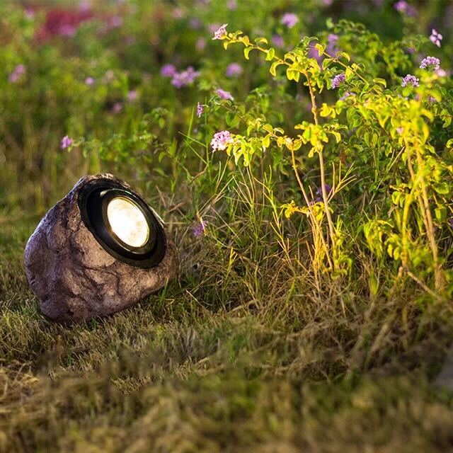 Solar-Powered Garden Light in Stone Look – Weatherproof Outdoor Lighting with Solar Panel