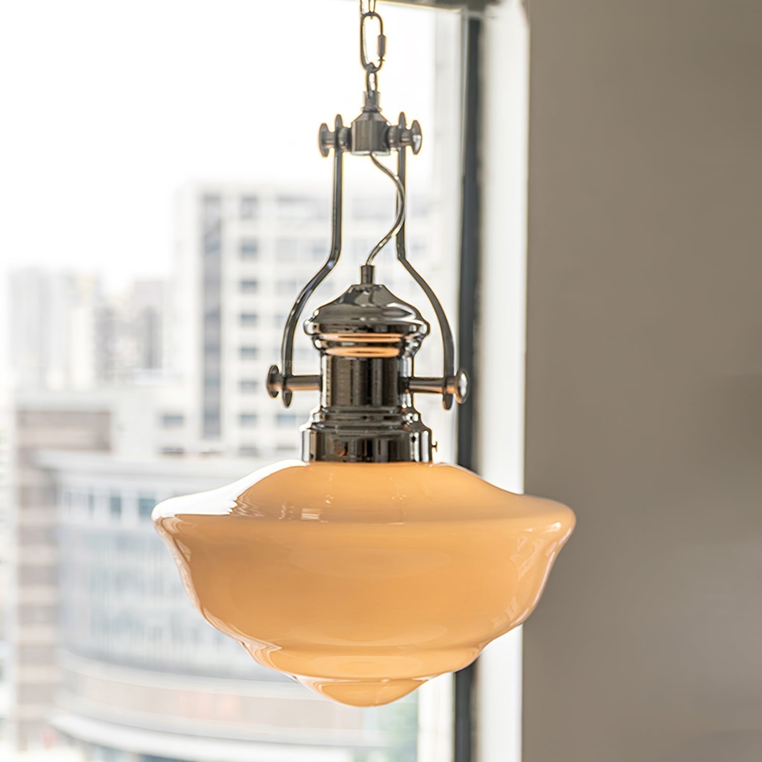 Classic Retro Pendant Light in Schoolhouse Style – Vintage Lighting for Kitchen and Dining Room