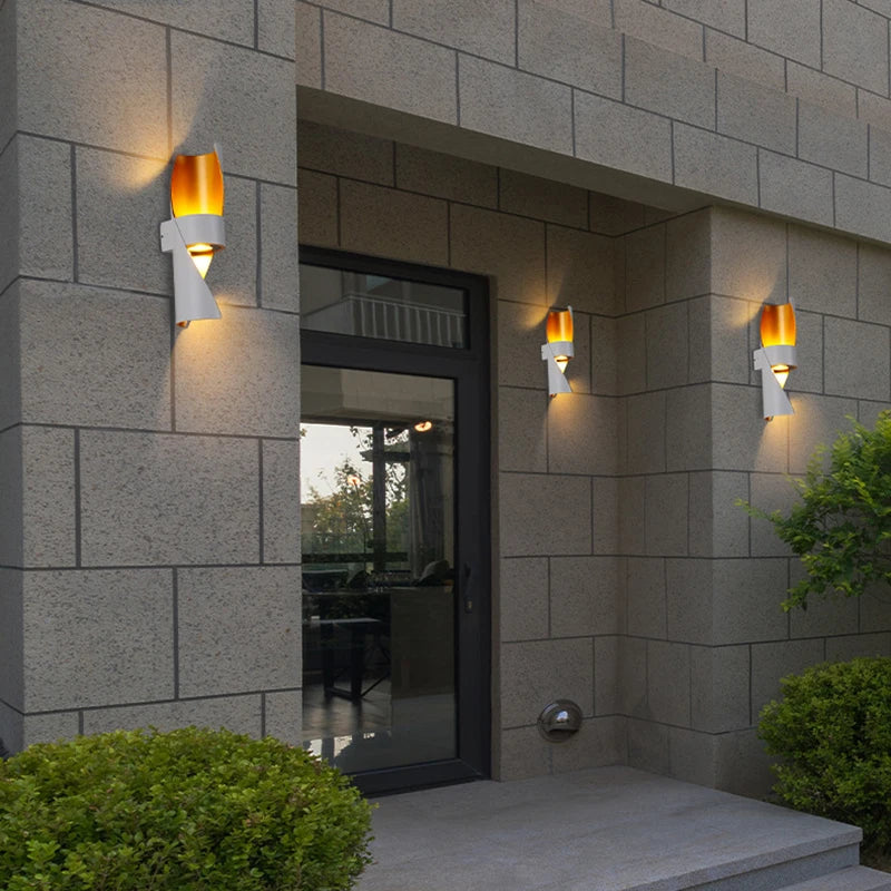 Modern LED Outdoor Wall Light - Weatherproof and Energy-Saving Outdoor Lighting, Ideal for House Facades and Terraces