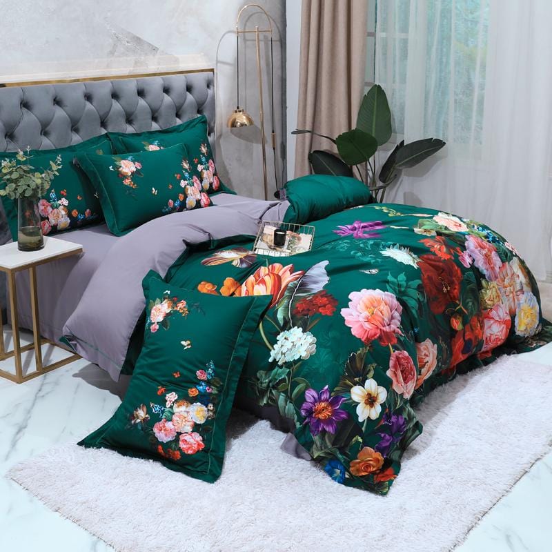 Elegant Silk Bedding with Floral Pattern – Luxurious Design for Your Bedroom Ambiance