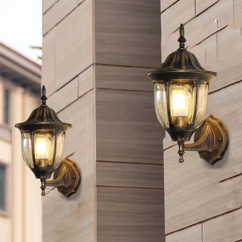 Vintage Outdoor Wall Light – Timeless Lantern for Home, Garden and Terrace