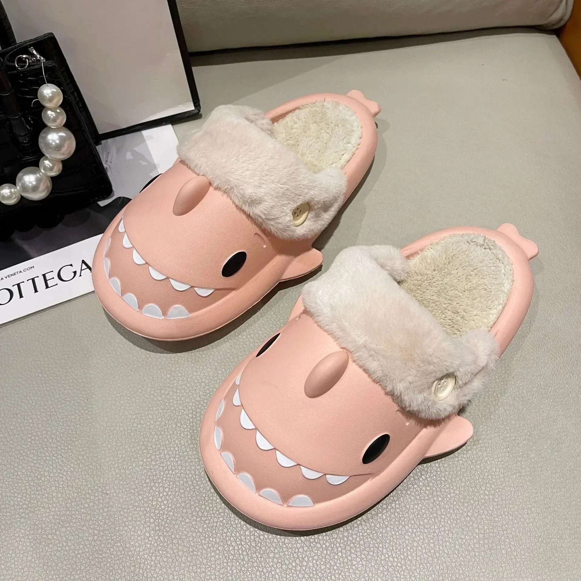 Funny Shark Slippers Made of Cotton – Warm and Fluffy Slippers for Men and Women, Non-Slip and Comfortable