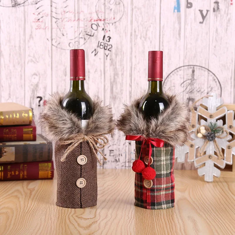 Christmas Bottle Cover with Fur Collar – Festive Cover for Wine Bottles, Gnome Decoration for Christmas, Perfect as Gift Wrapping