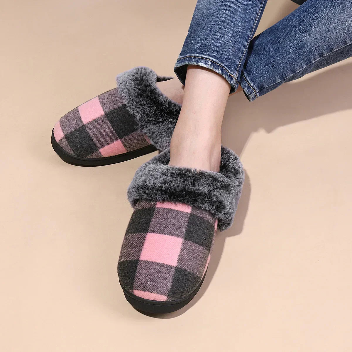 Warm Anti-Slip Slippers for Winter – Plush Slippers for Men and Women, Soft and Non-Slip