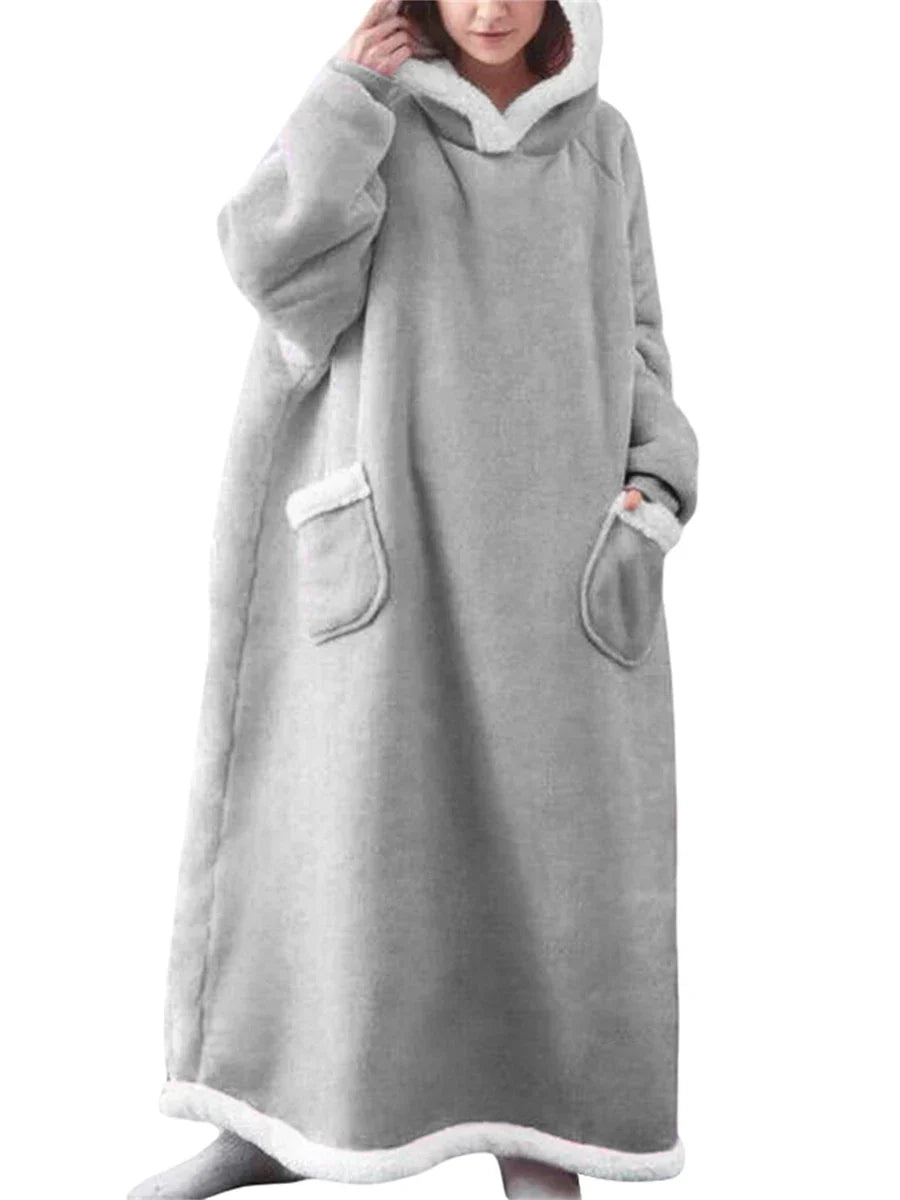 Warm Oversized Hoodie for Adults - Cozy Blanket with Sleeves, Ideal for Cold Evenings, Soft and Comfortable