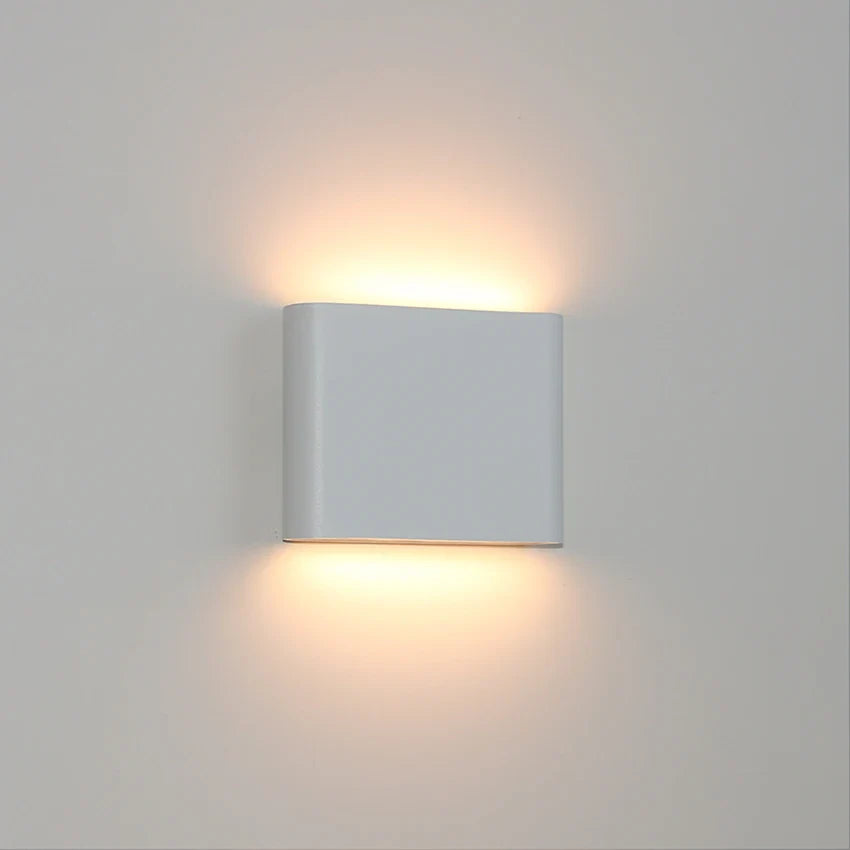 Weatherproof LED Wall Light, Robust Decorative Wall Lamp for Indoor and Outdoor Use