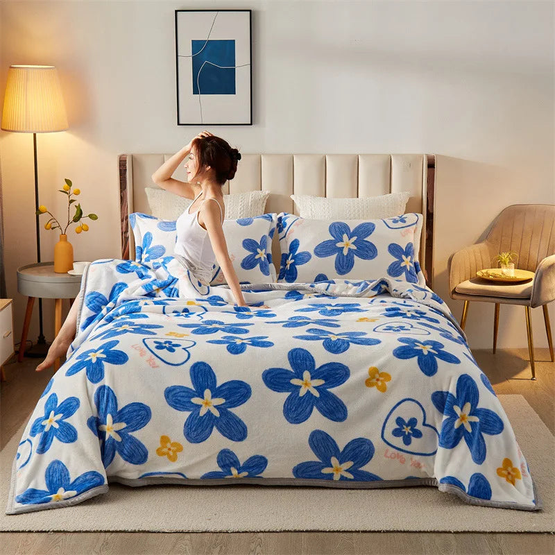 Fluffy Blanket with Floral Pattern – Warm, Soft Blanket for Cozy Moments on Sofa & Bed