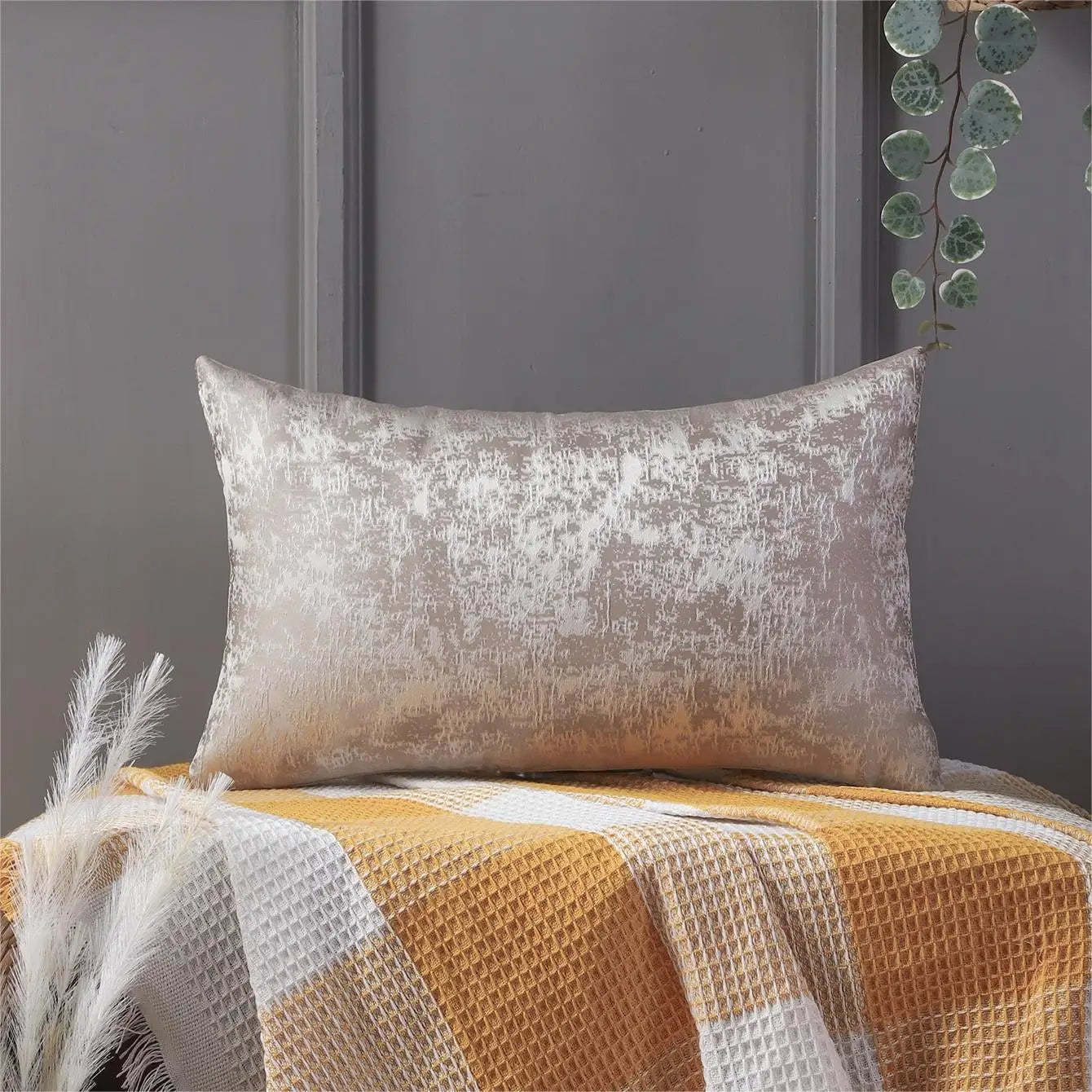 Luxurious Minimalist Cushion Cover for Living Room – Modern Decorative Cushion Cover in Scandinavian Style