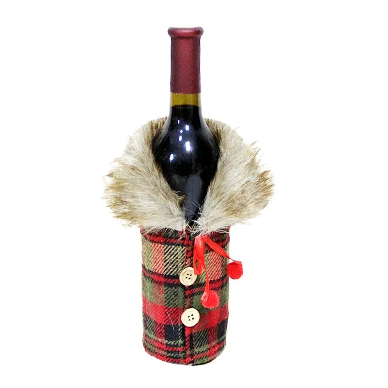 Christmas Bottle Cover with Fur Collar – Festive Cover for Wine Bottles, Gnome Decoration for Christmas, Perfect as Gift Wrapping