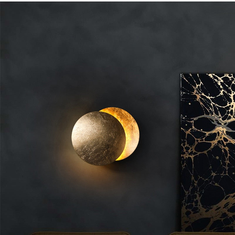 Wall Lamp with Eclipse Design – Stylish Applique for Modern Spaces