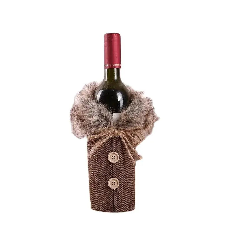 Christmas Bottle Cover with Fur Collar – Festive Cover for Wine Bottles, Gnome Decoration for Christmas, Perfect as Gift Wrapping