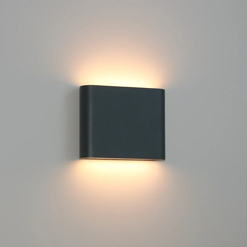 Weatherproof LED Wall Light, Robust Decorative Wall Lamp for Indoor and Outdoor Use