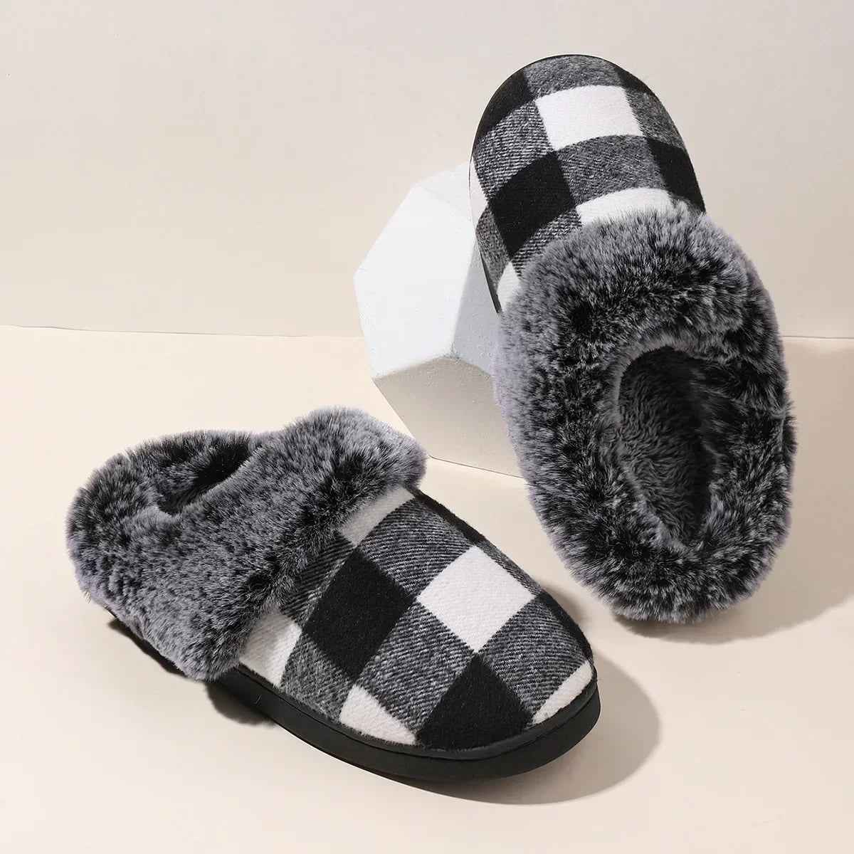 Warm Anti-Slip Slippers for Winter – Plush Slippers for Men and Women, Soft and Non-Slip