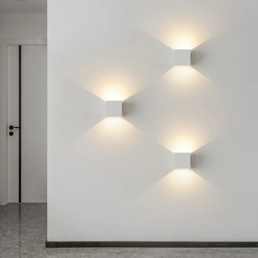 Elegant Wall Lamp Made of Wood – Modern Design for Stylish Interiors