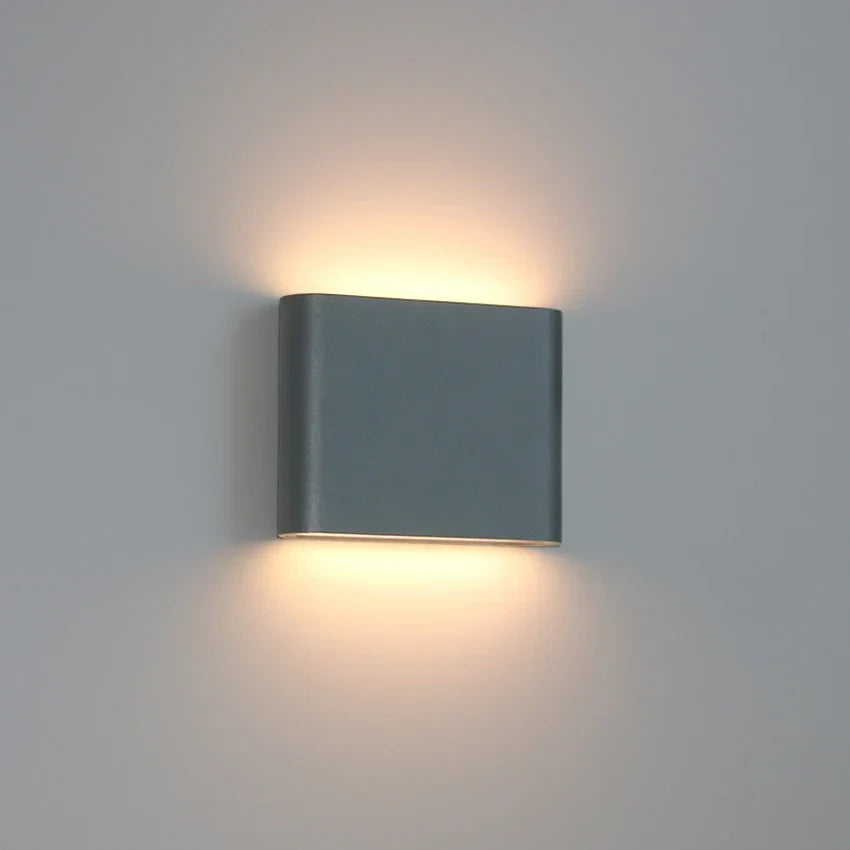 Weatherproof LED Wall Light, Robust Decorative Wall Lamp for Indoor and Outdoor Use