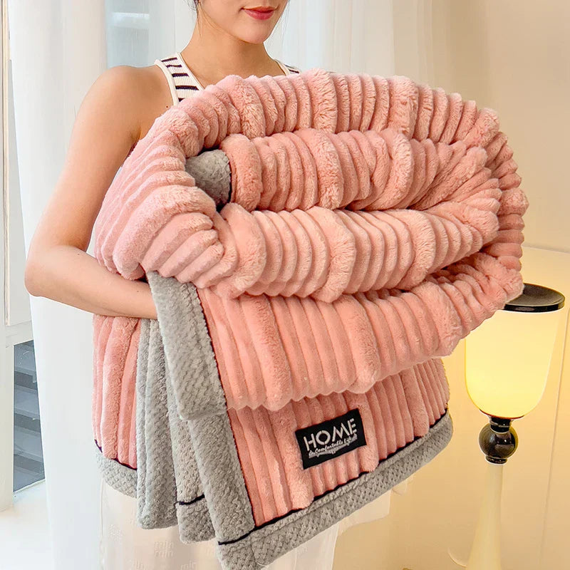 Soft Wool Blanket – Cozy Throw for Home, Ideal for Sofa and Bed, Warm Blanket for Cold Winter Days and Cozy Evenings