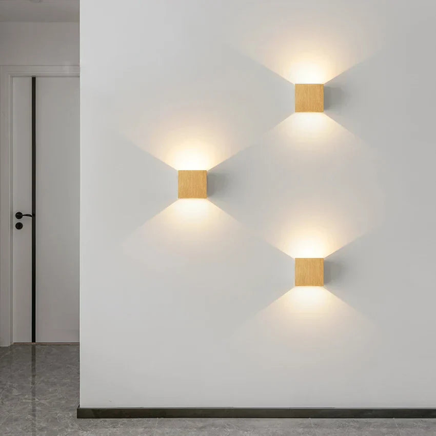 Elegant Wall Lamp Made of Wood – Modern Design for Stylish Interiors