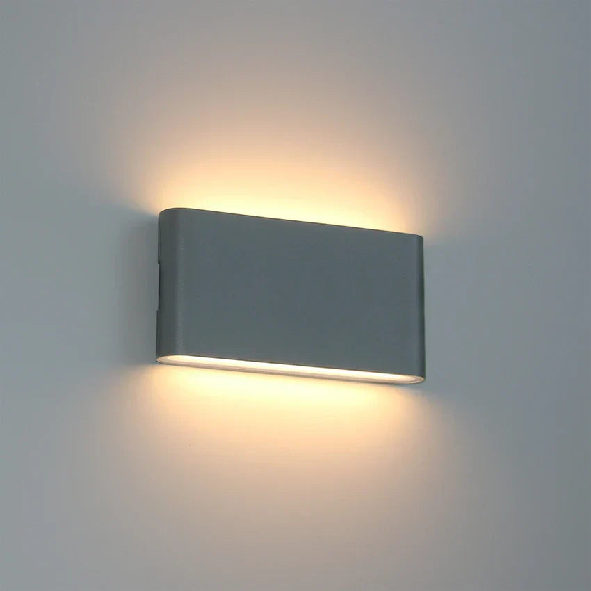 Weatherproof LED Wall Light, Robust Decorative Wall Lamp for Indoor and Outdoor Use