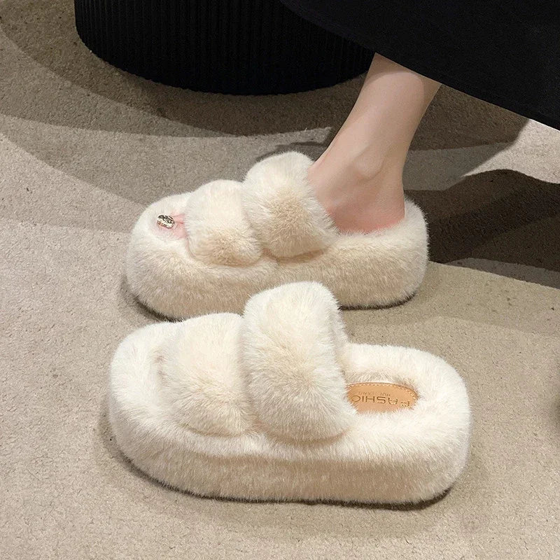 Fluffy Women's Slippers – Warm, Soft Slippers for Home with Non-Slip Sole, Ideal Winter Slippers for Cozy Hours