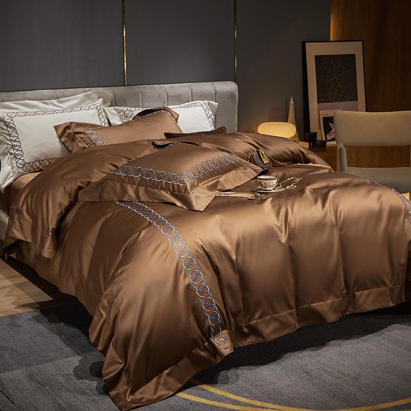 Luxurious Bed Linen Set Made of Egyptian Cotton for Exclusive Sleep Comfort