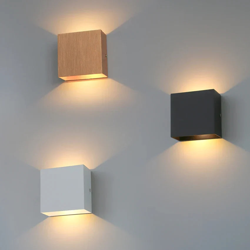 Elegant Wall Lamp Made of Wood – Modern Design for Stylish Interiors